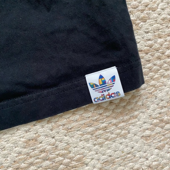 Adidas Short Sleeve Tshirt - Picture 6 of 8